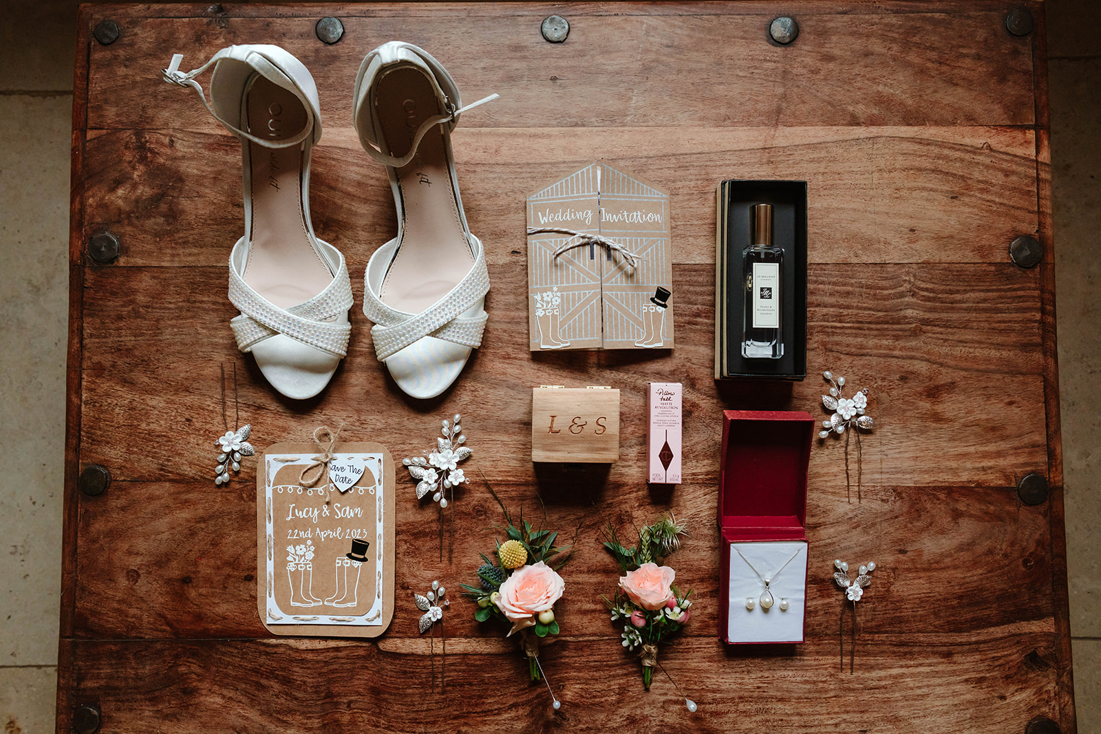 Zara Davis Wedding Photography Milton End Barn Arlingham Gloucestershire Cheltenham Cotswolds bridal accessories