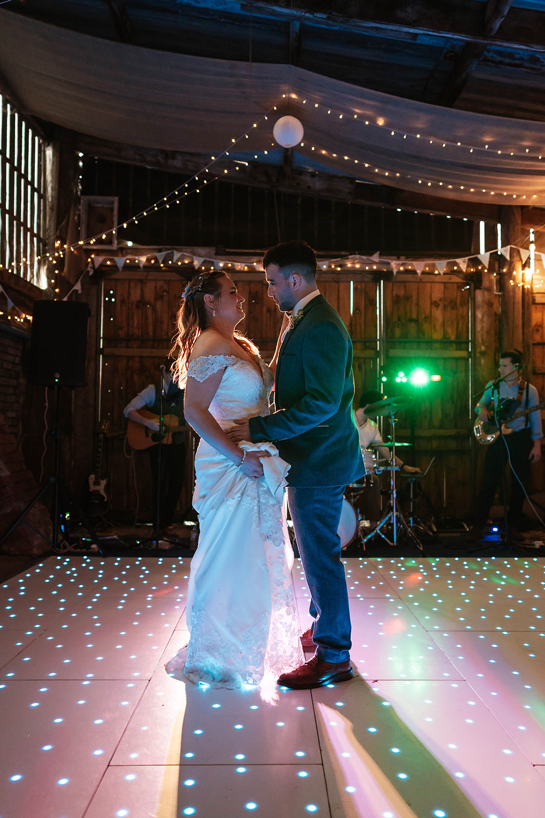 Zara Davis Wedding Photography Moor Farm Moreton Valance Gloucestershire Cotswolds first dance