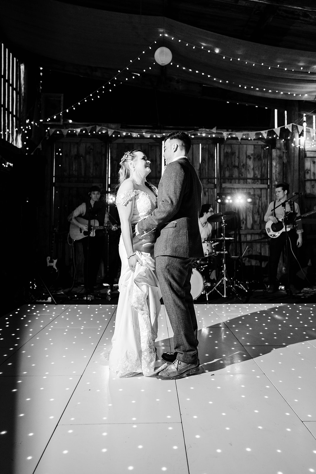Zara Davis Wedding Photography Moor Farm Moreton Valance Gloucestershire Cotswolds first dance black and white