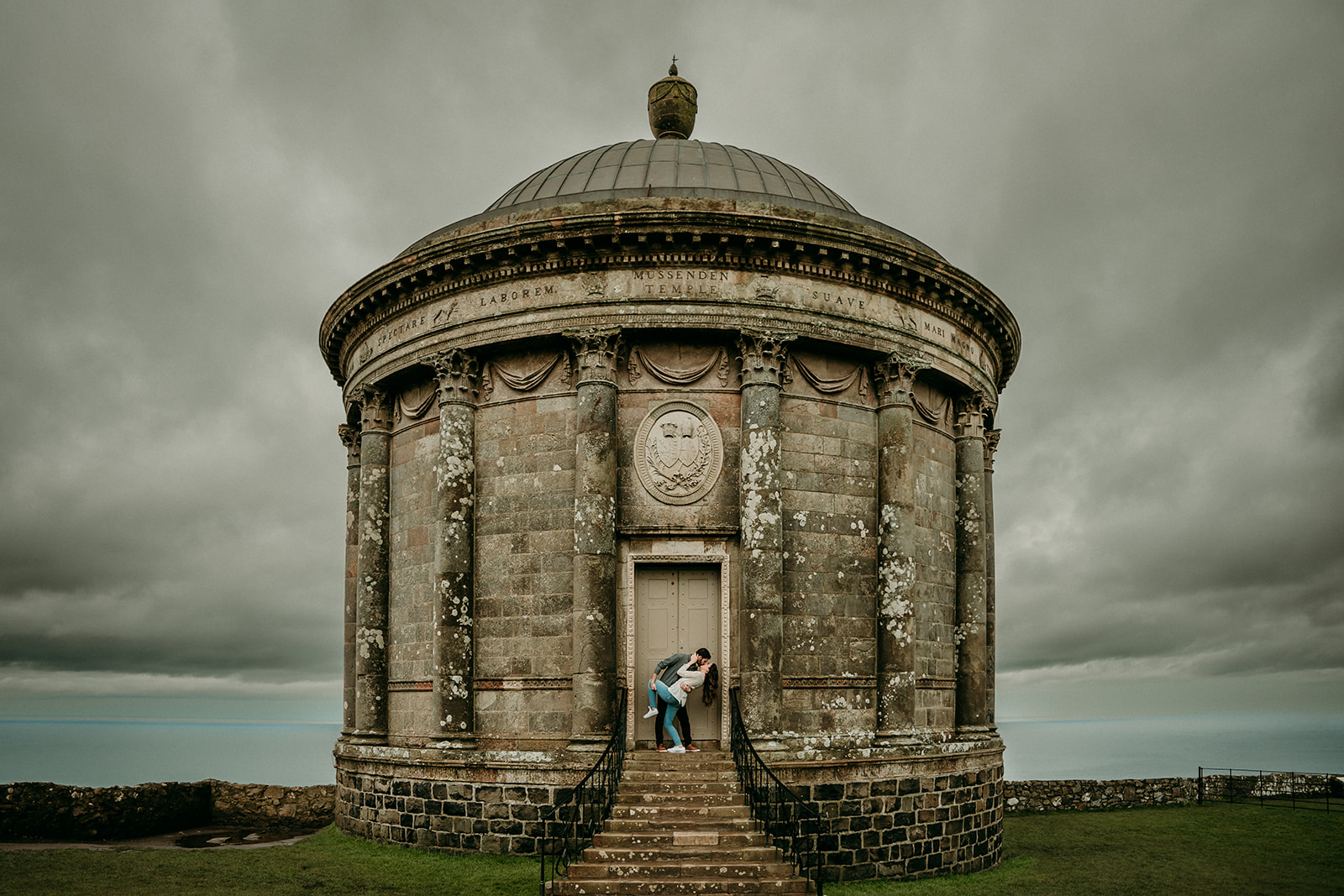 mussenden temple and downhill demesne, pre wedding photoshoot with Sunita & nick 