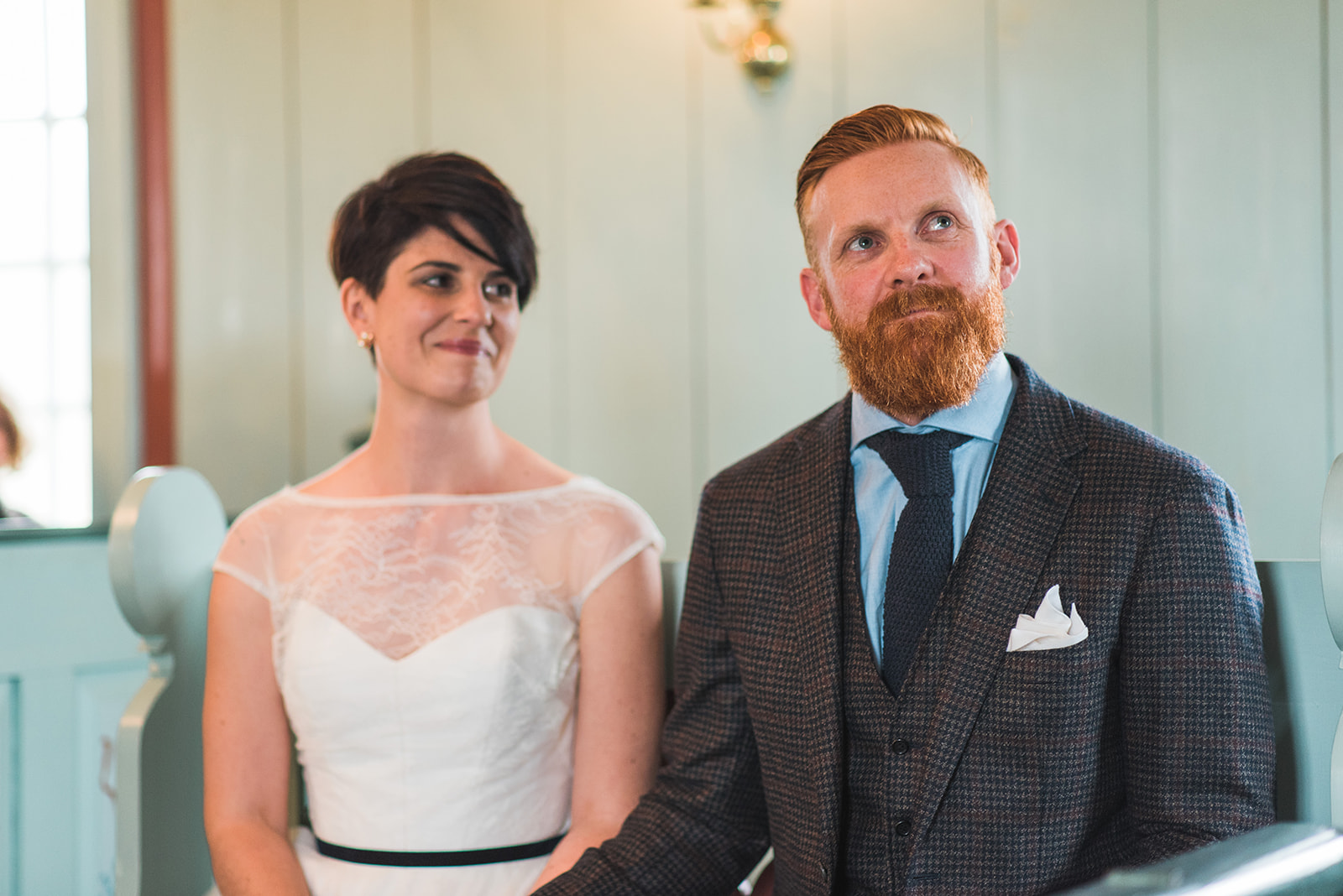 Hótel Búðir wedding ceremony couple