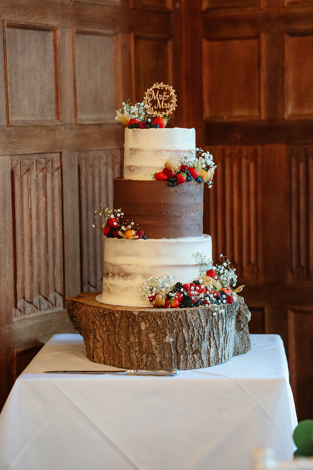 Dumbleton Hall Zara Davis Wedding Photography Worcestershire Gloucestershire Cotswolds wedding cake