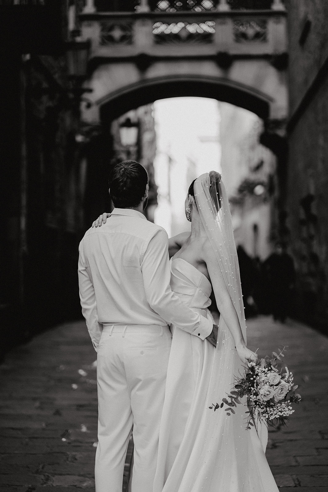 Black and White Portrait of bride and groom by Bishops Bridge
