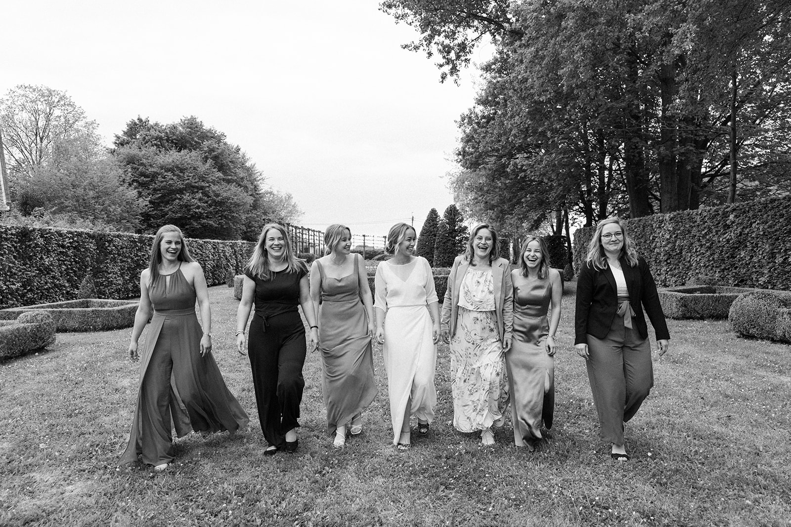 Stylish bridal party attire in line with the minimalist theme