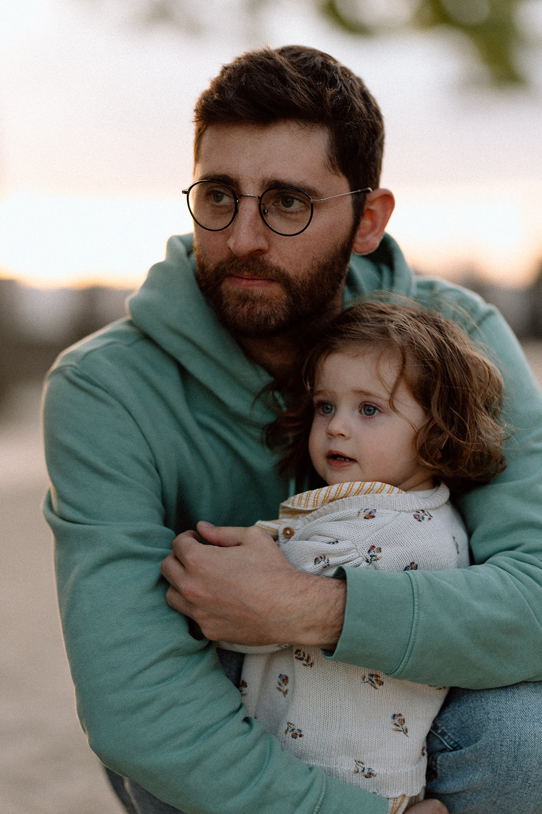 Calin entre un père et sa fille lors d'une séance photo à Angers.