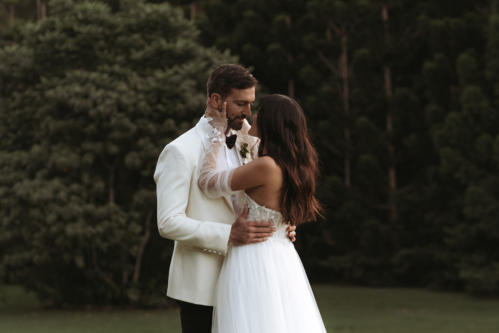 effortless wedding kiss australia