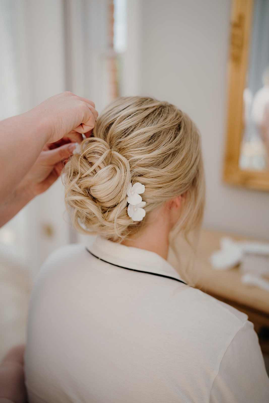 Brides hair with Vivi Embellish hair piece