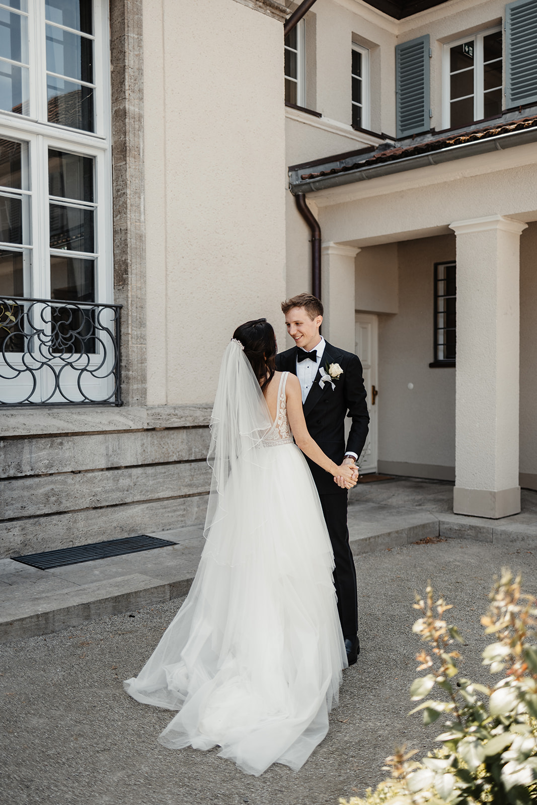 First Look Hochzeit im Gästehaus am Lehnitzsee in Potsdam
