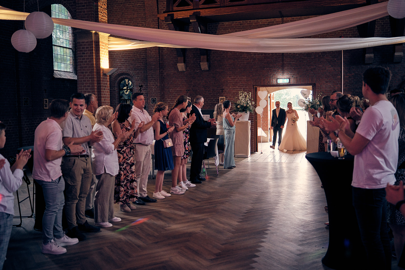 Trouwshoot bruidsfotografie Hotel Fletcher Deurne met Mike en Ilja - first dance, eerste dans