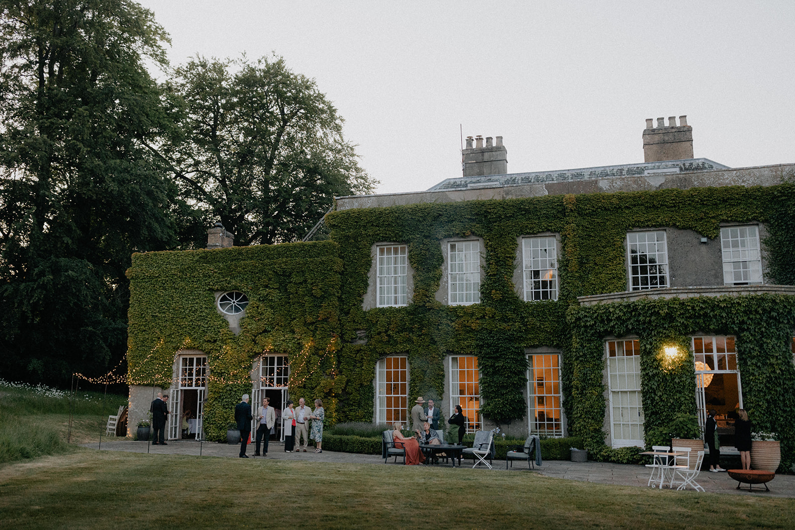 Stylish wedding at Findon Place in Sussex