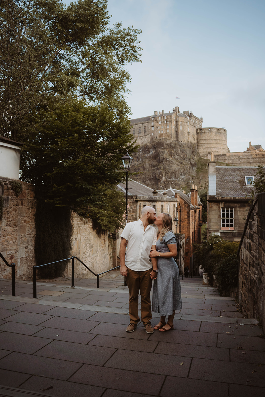 Couples photoshoot Edinburgh castle 