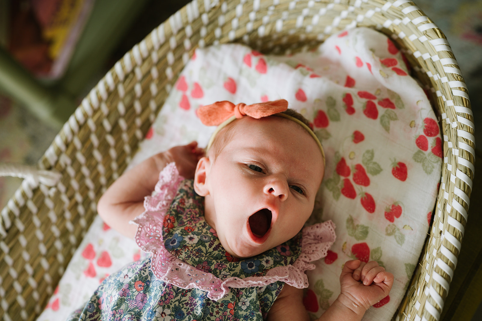 relaxed newborn family photos at home