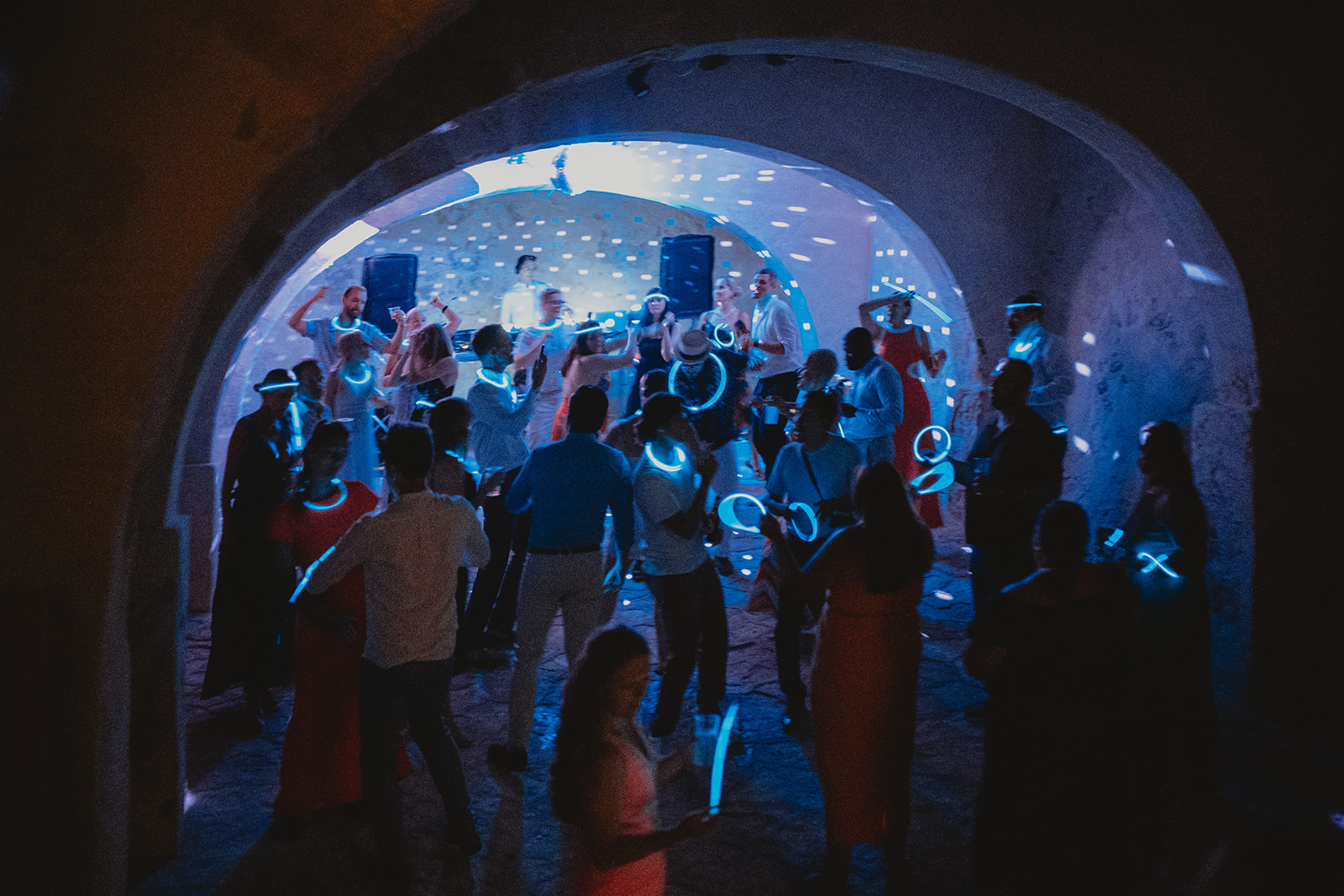 Dance inside the Tonnara di Scopello cave during a wedding