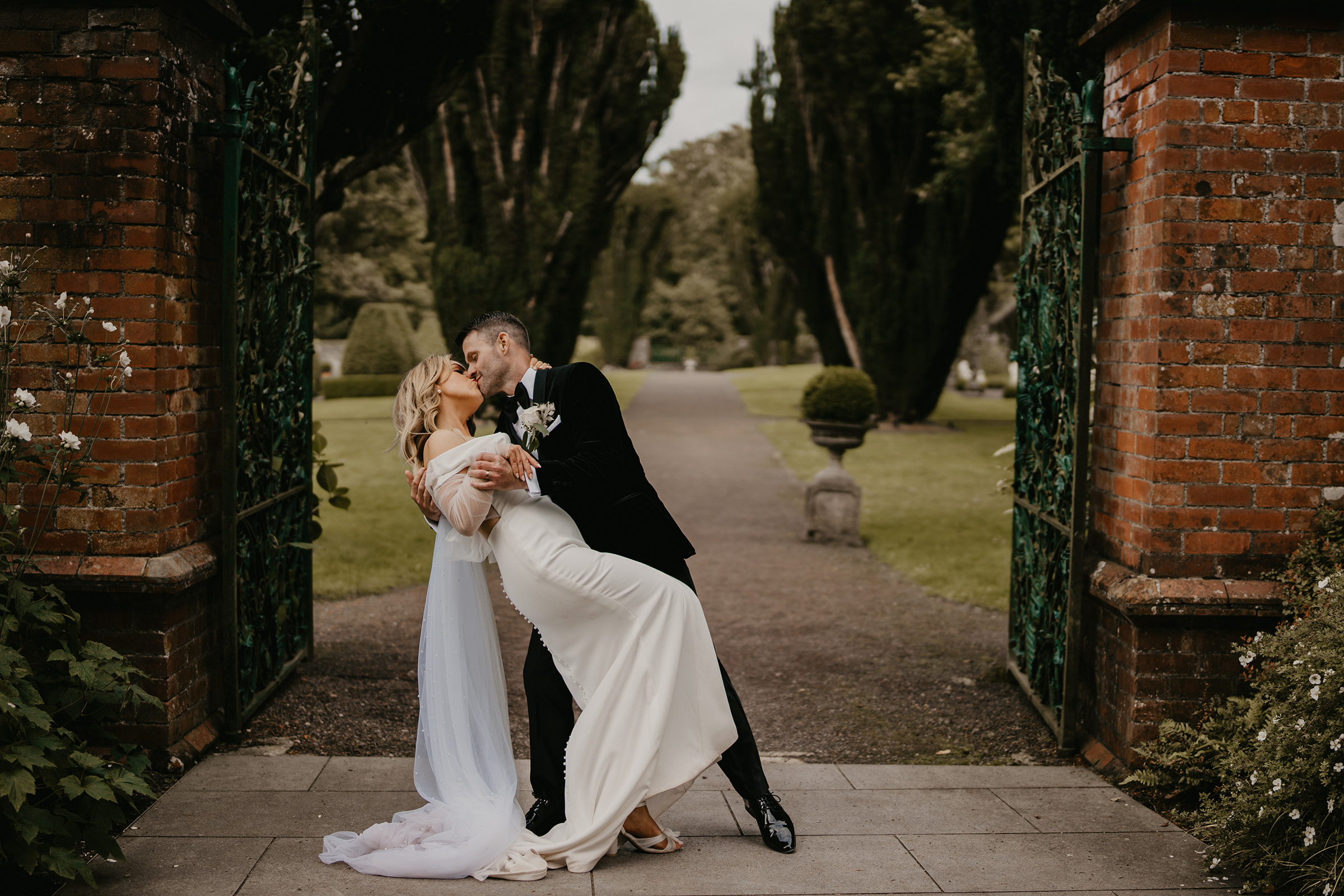 Kelly-Marie & Michael practice their first dance in the beautiful gardens of Tankardstown House