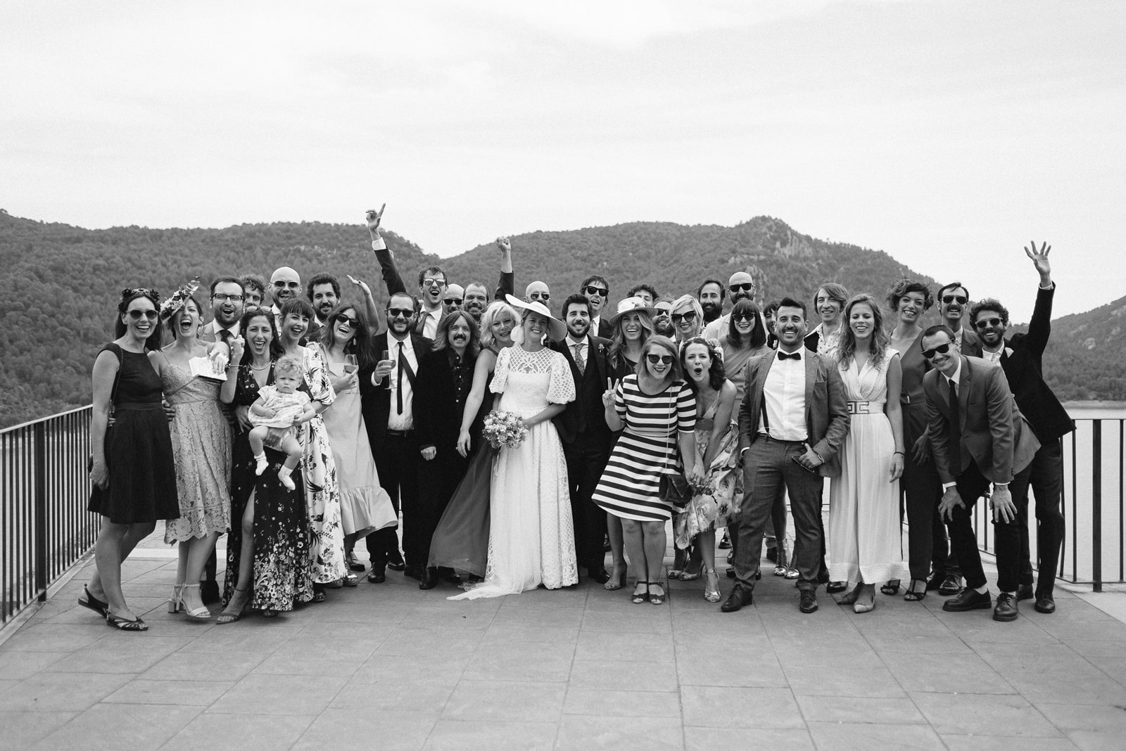 Foto de grupo en una boda en Liguerre de Cinca Resort.