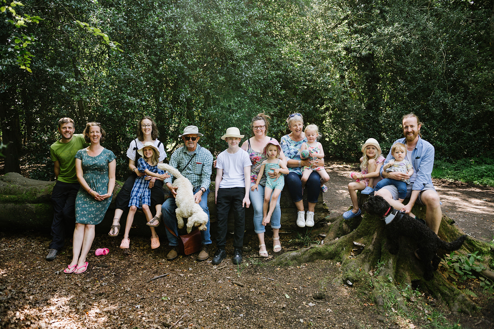relaxed extended family photos in Sutton Park Birmingham