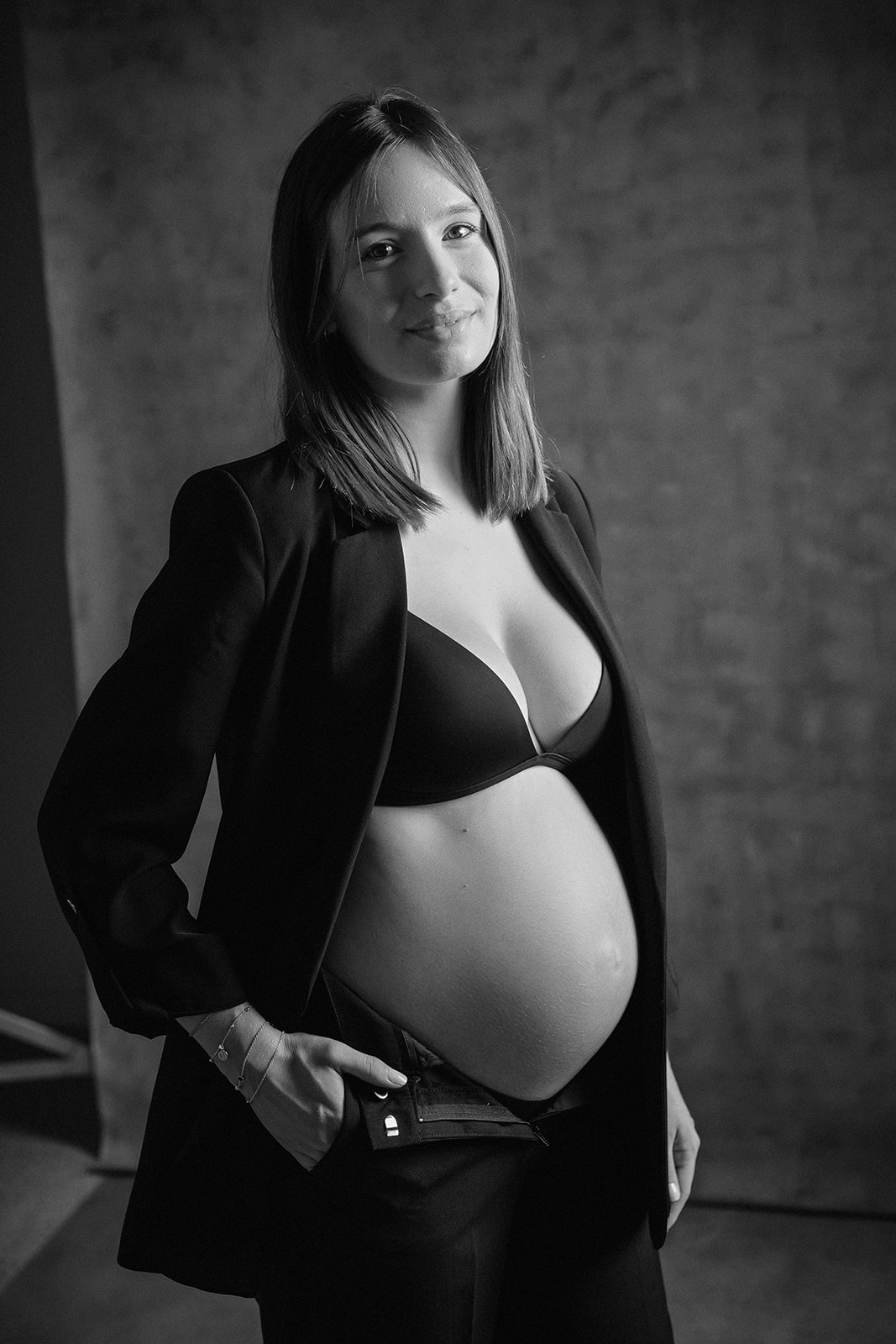 fotografia embarazo blanco y negro