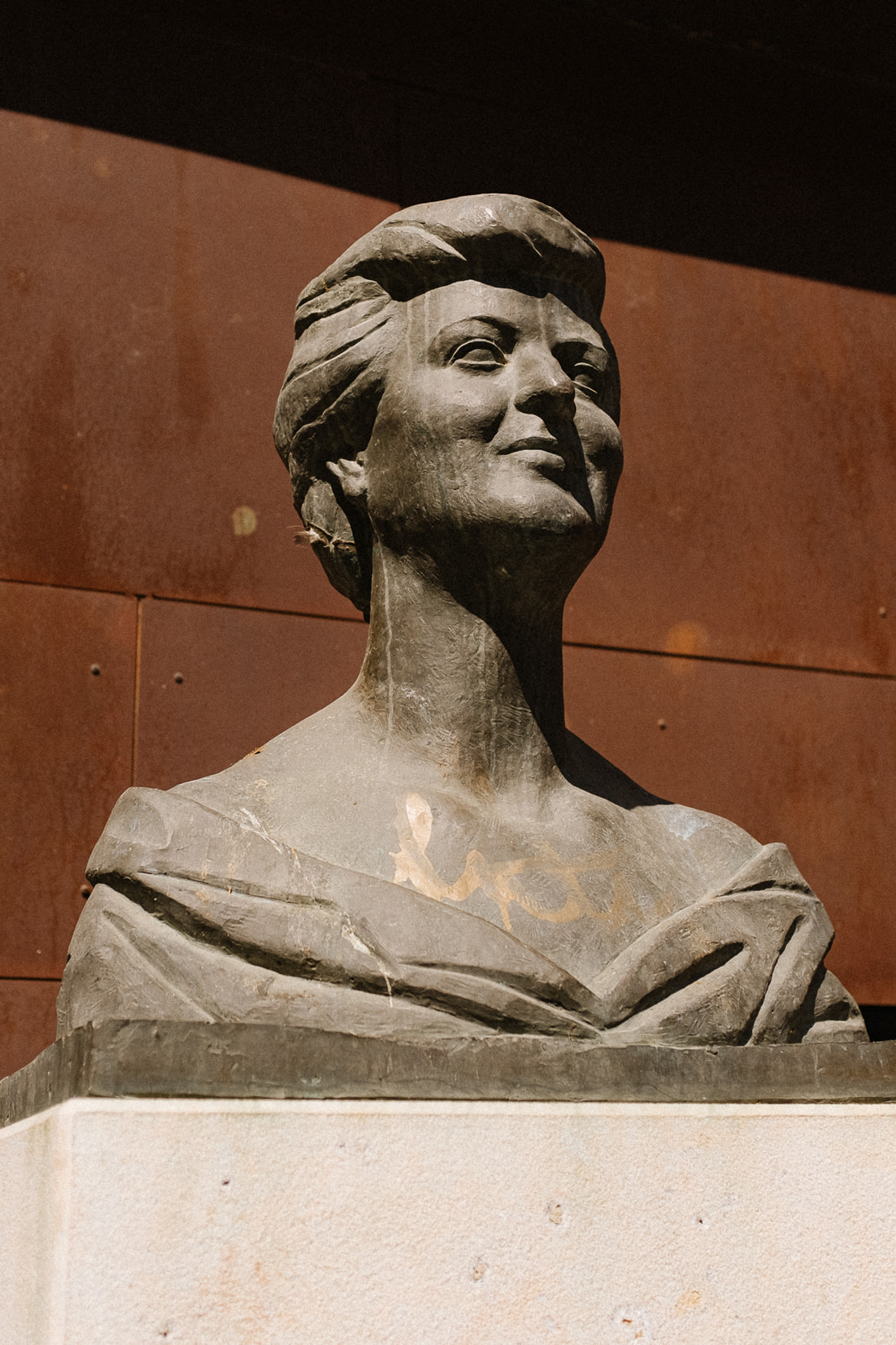 busto de mujer escultura