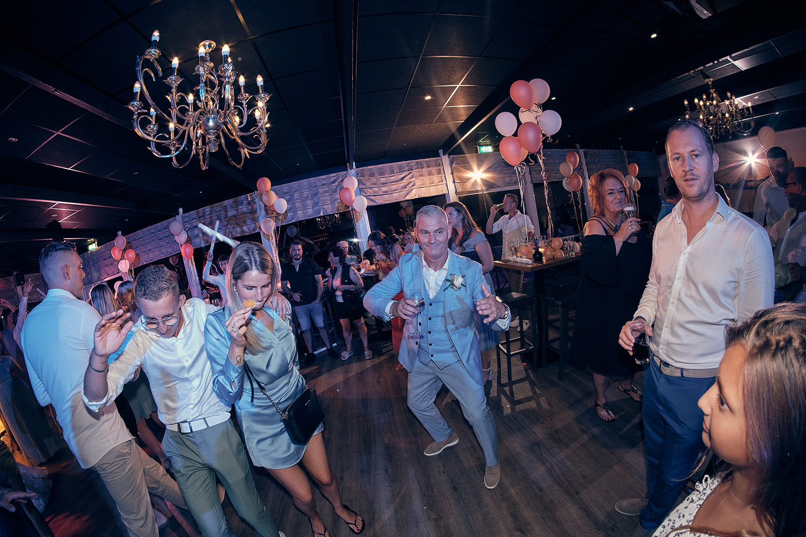 Stefan Segers - Bruidsfotografie Dordrecht - Trouwfotografie Wantij Paviljoen-party feest fotografie