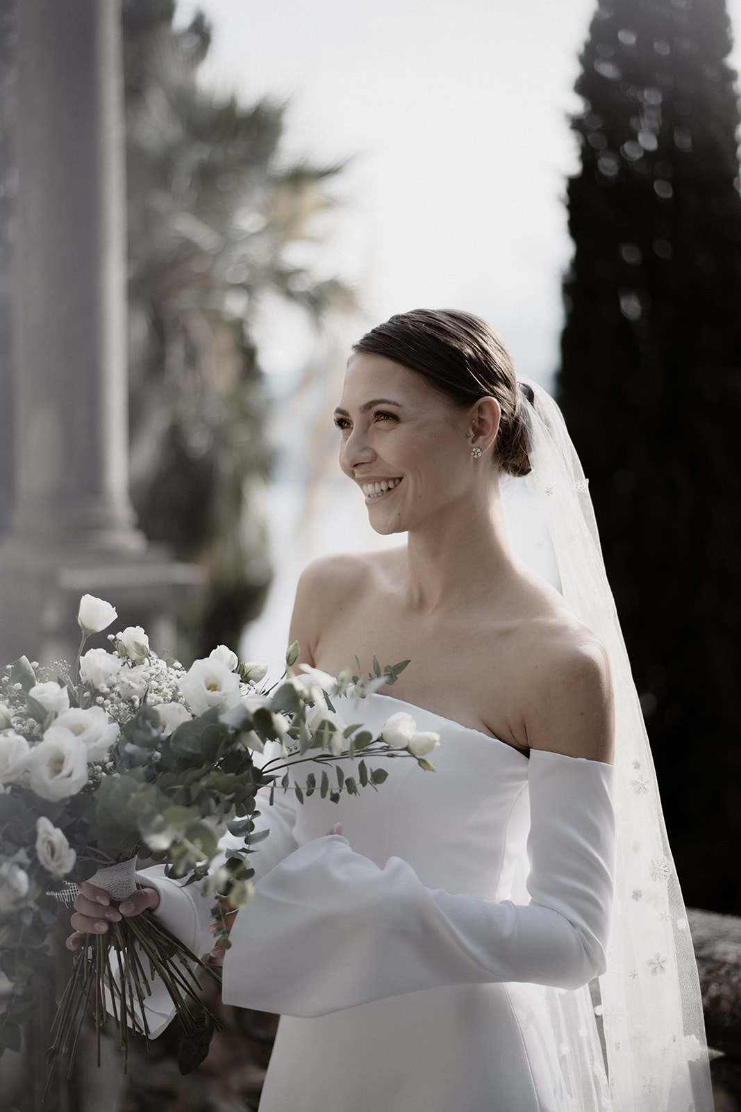 Lake Como couple elopement photoshoot in Villa Monastero, Varenna