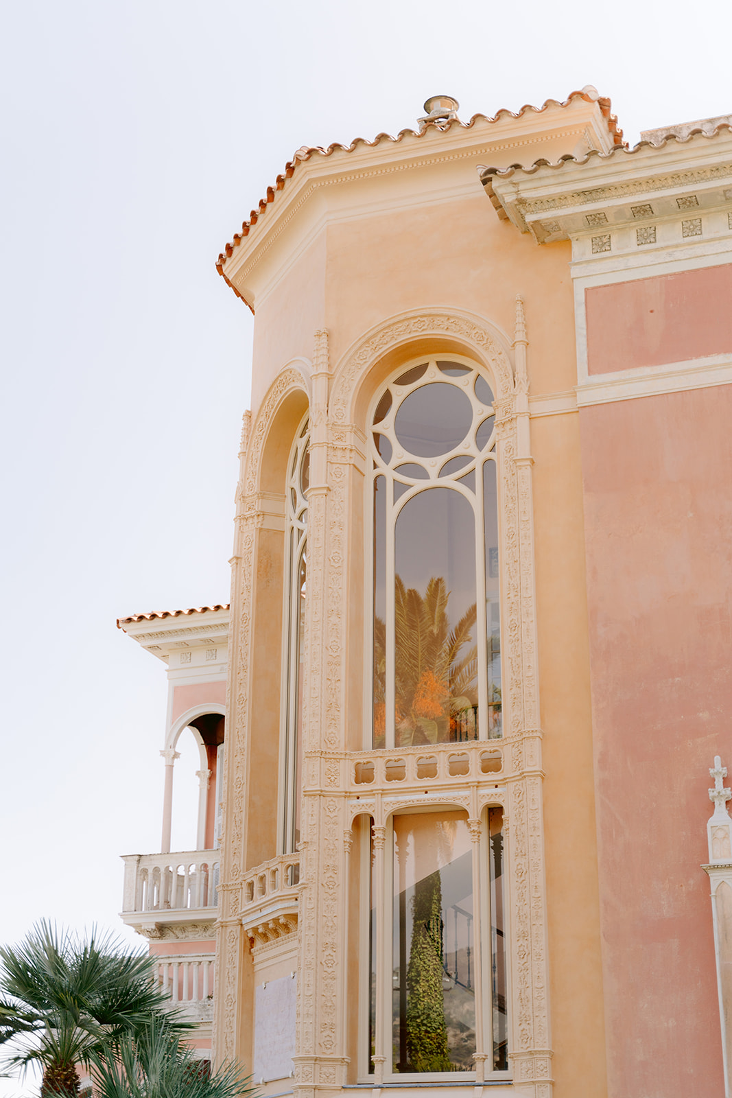 detail photo of the pink villa ephrussi de rothschild