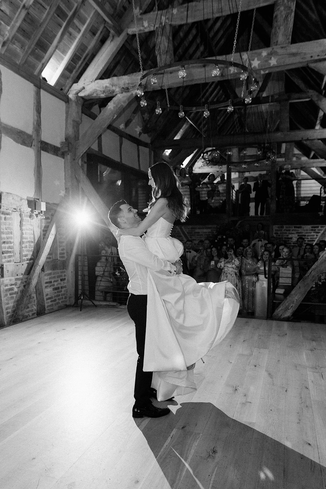 bride and groom first dance at barns and yard