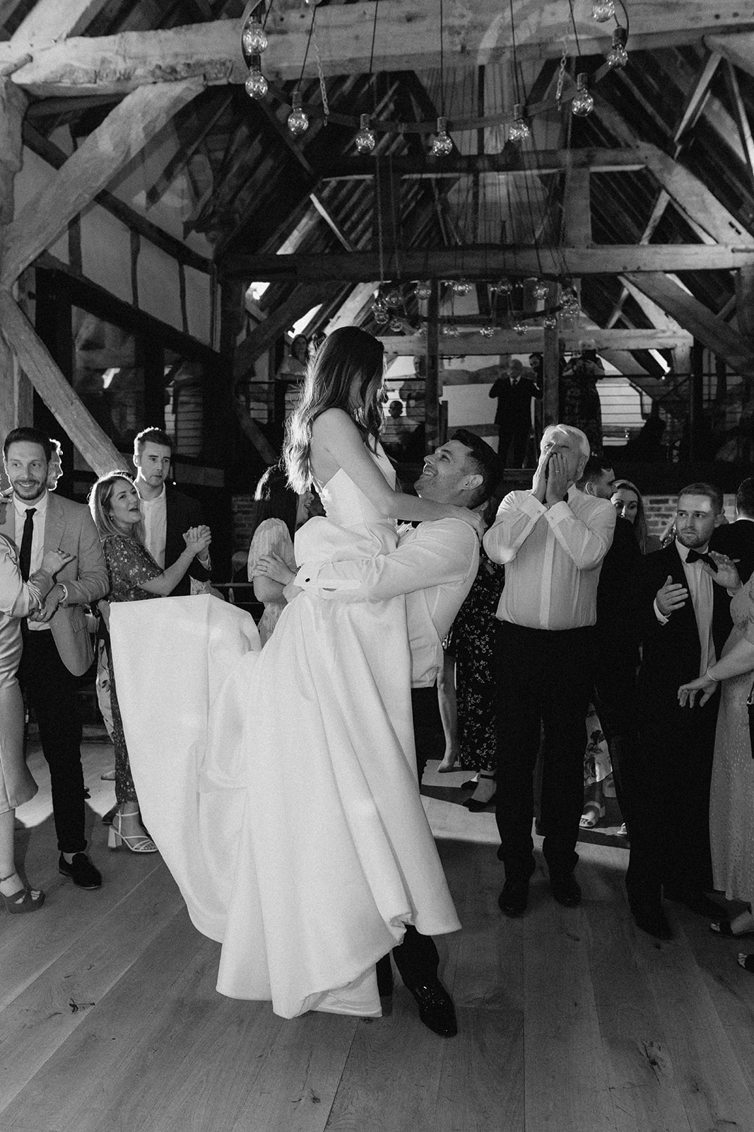 bride and groom first dance at barns and yard
