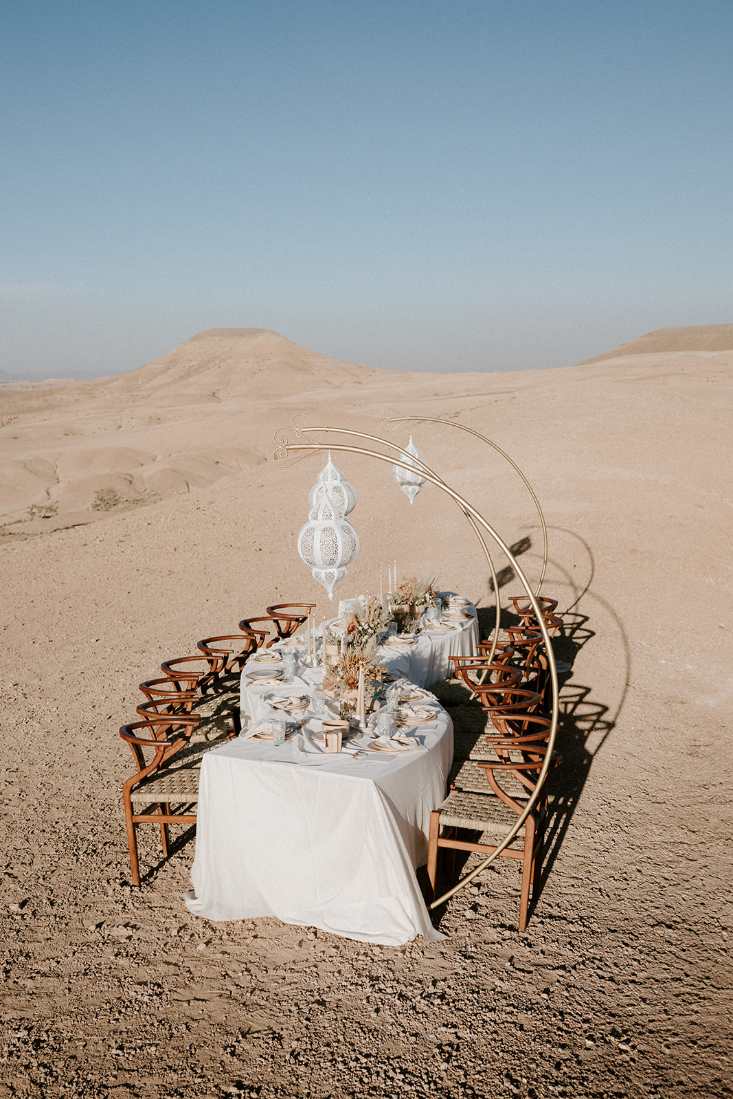wedding breakfast set up on sand dune at Be Agafay Marrakesh 