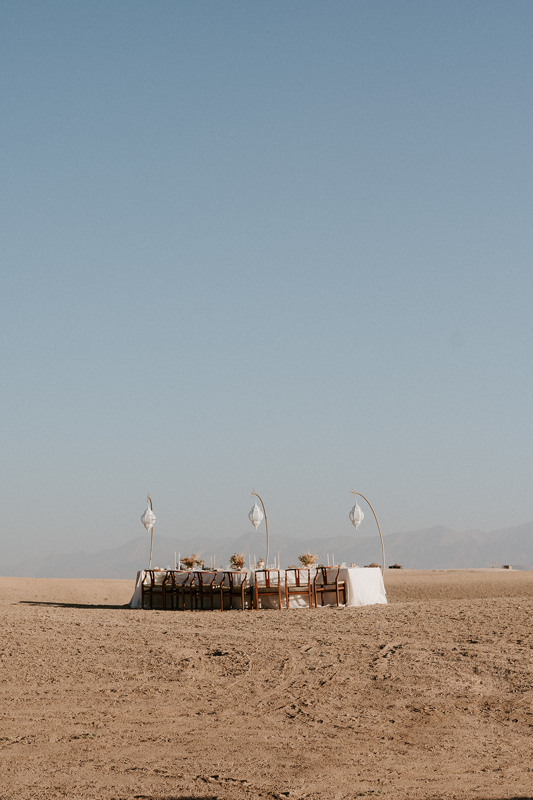 wedding breakfast set up on sand dune at Be Agafay Marrakesh 