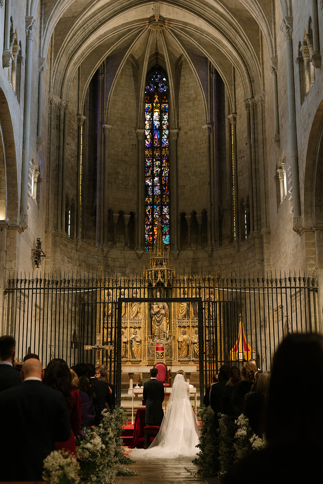 Boda de iglesia en Girona. Boda elegante. Boda de lujo en Girona.