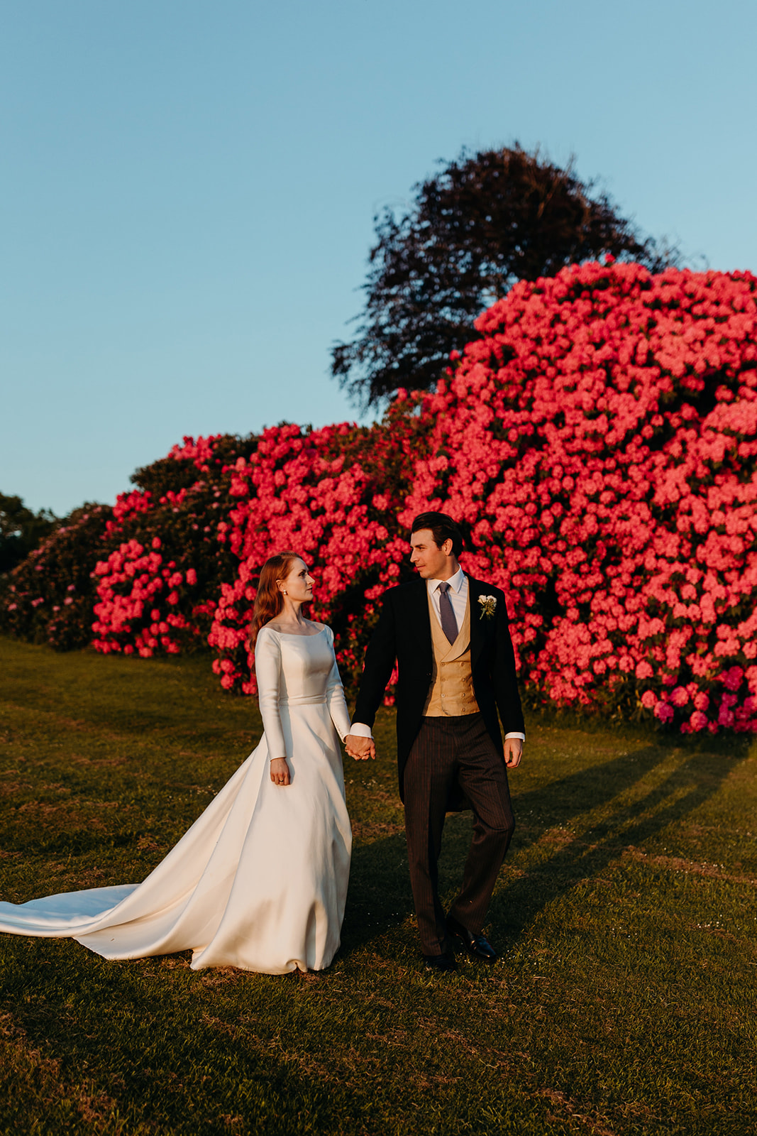 The charm of a May wedding on full display at Buckhurst Park in the UK.