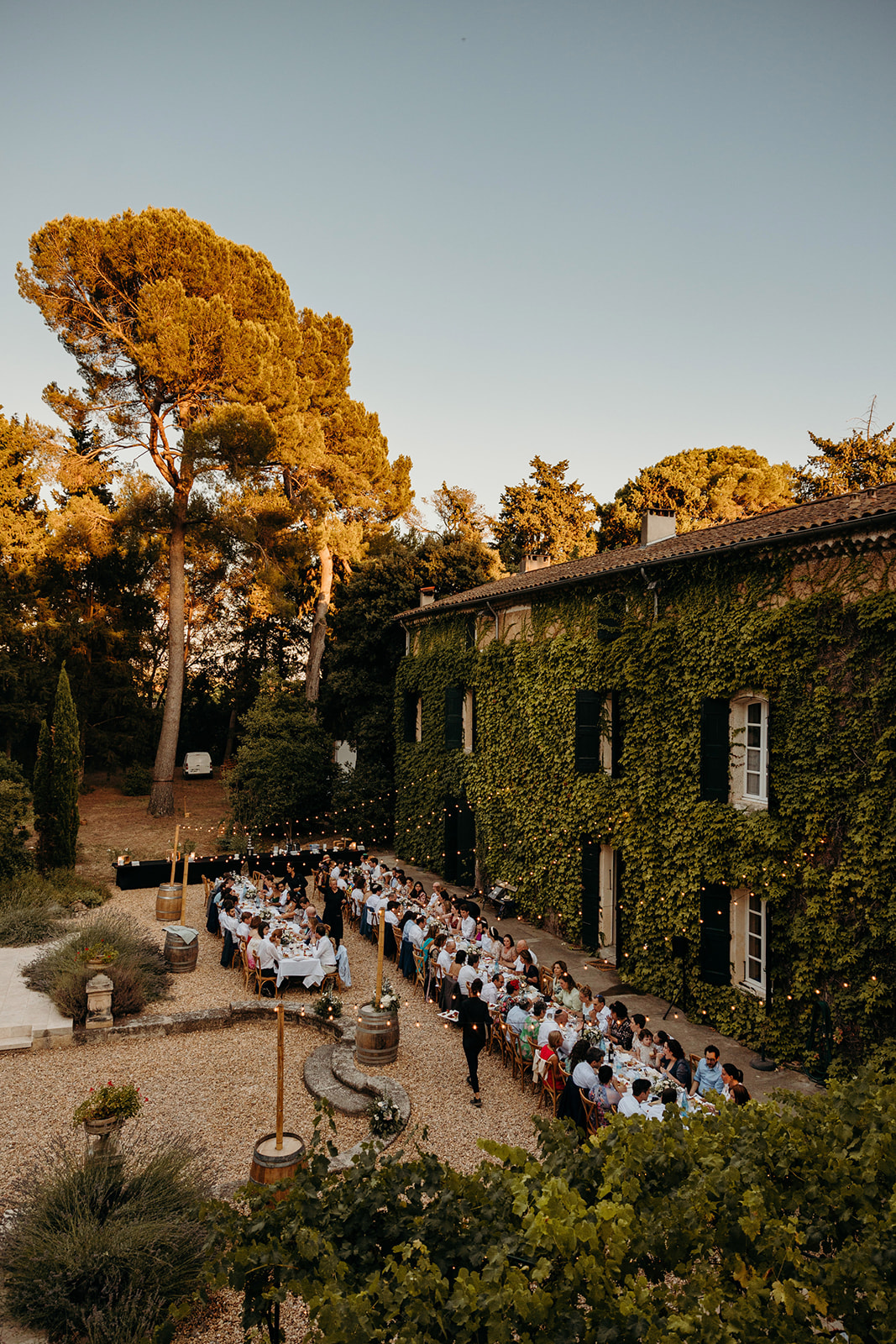 outdoor wedding dinner at Domaine Saint Hilaire