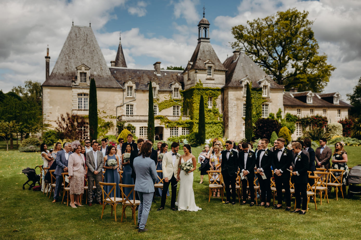 Chateau Le Mas de Montet outdoor wedding ceremony